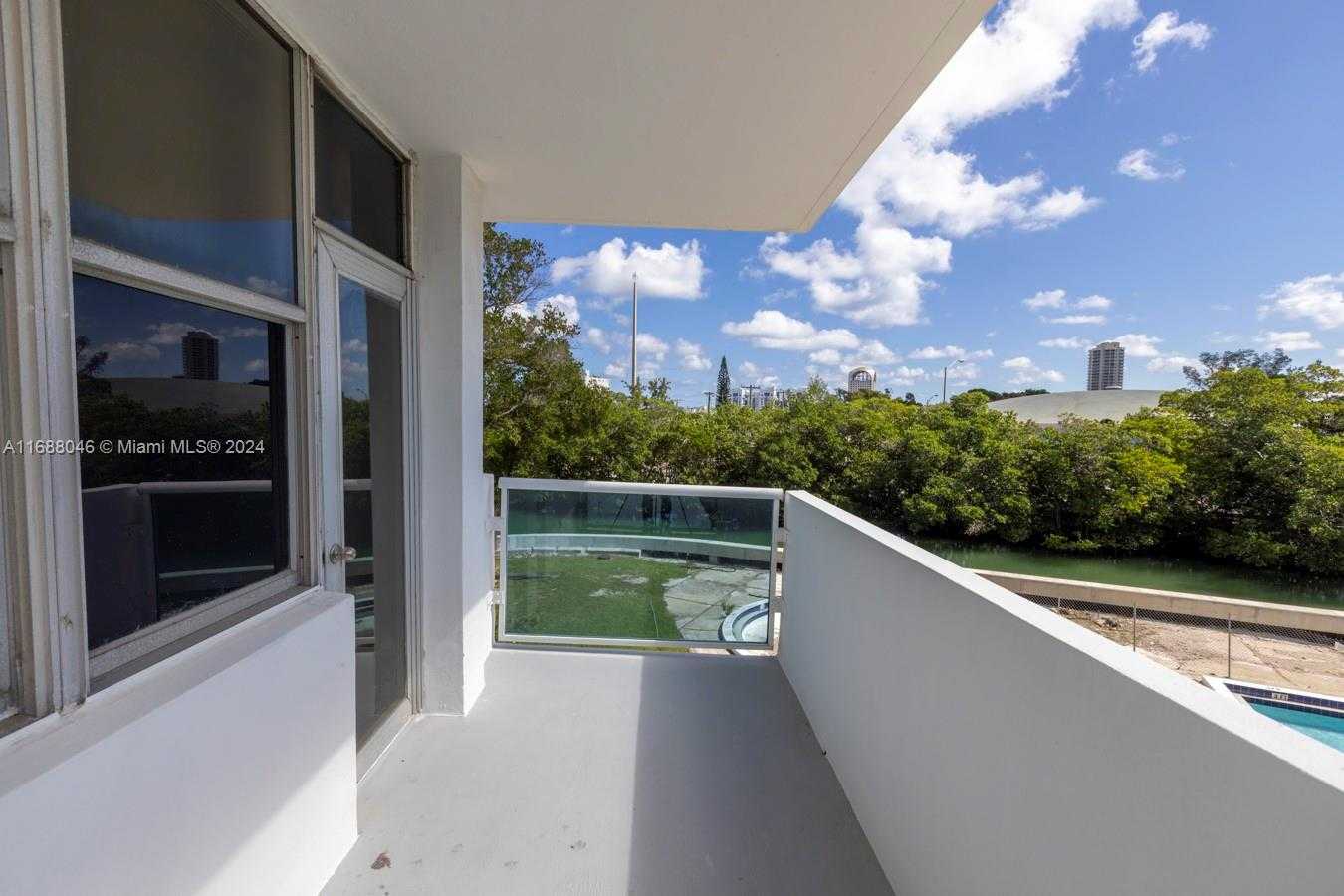 Small Image of 7441 WAYNE AVE #2K, Miami Beach Number 27