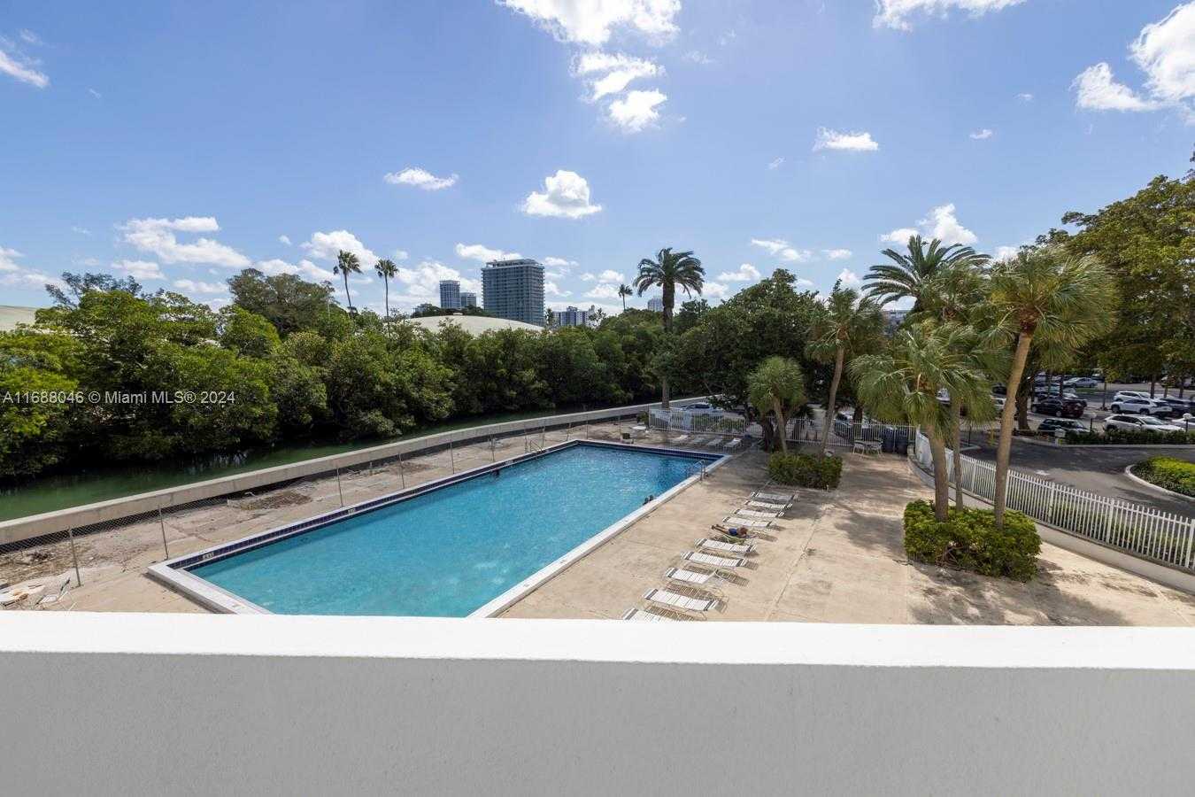 Small Image of 7441 WAYNE AVE #2K, Miami Beach Number 28