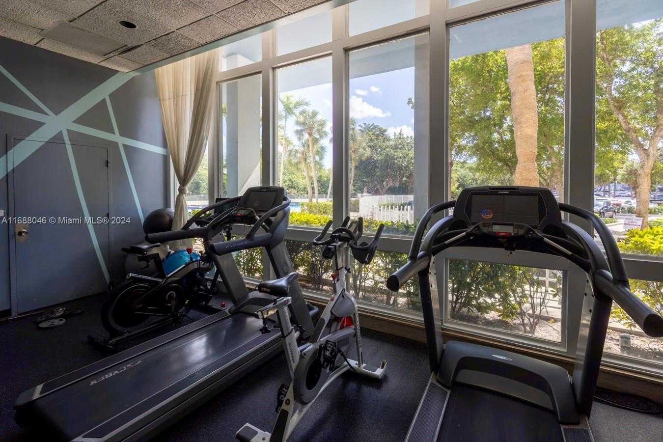Small Image of 7441 WAYNE AVE #2K, Miami Beach Number 33