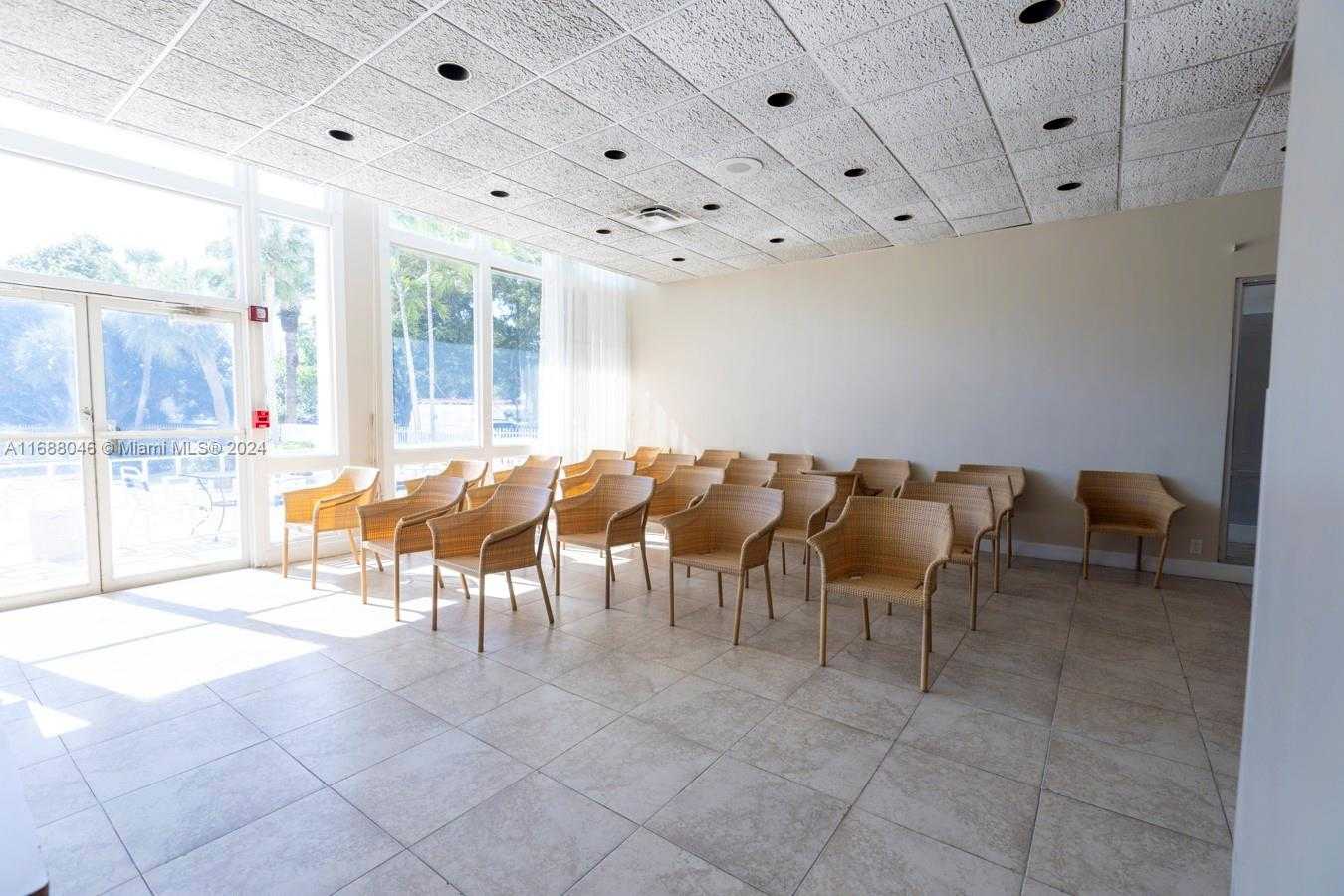 Small Image of 7441 WAYNE AVE #2K, Miami Beach Number 35