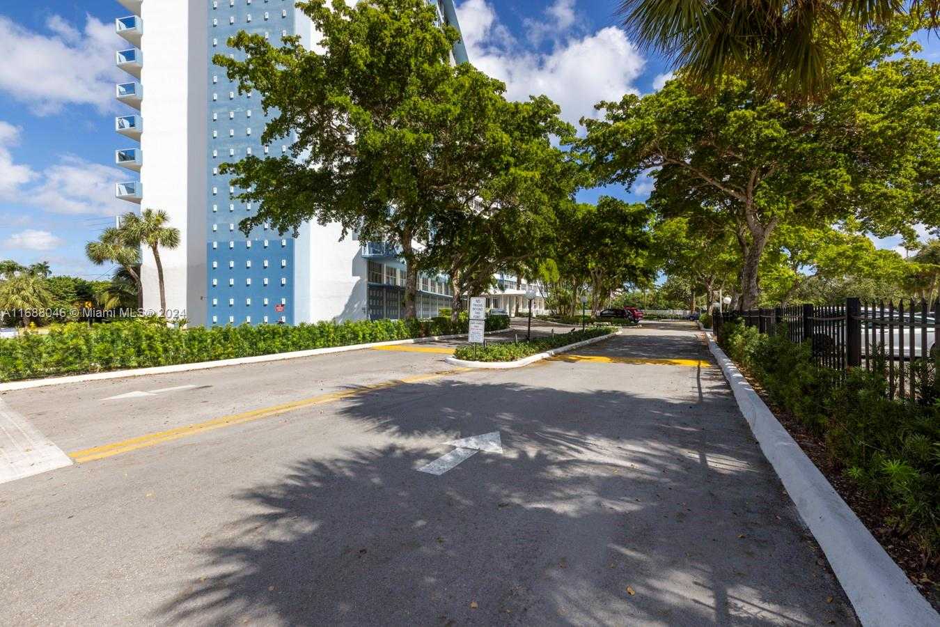 Small Image of 7441 WAYNE AVE #2K, Miami Beach Number 40