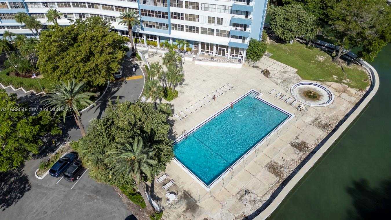 Small Image of 7441 WAYNE AVE #2K, Miami Beach Number 51