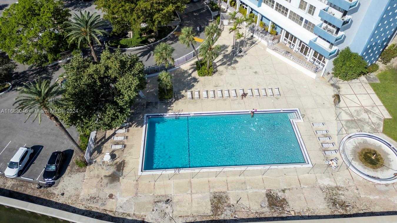 Small Image of 7441 WAYNE AVE #2K, Miami Beach Number 52
