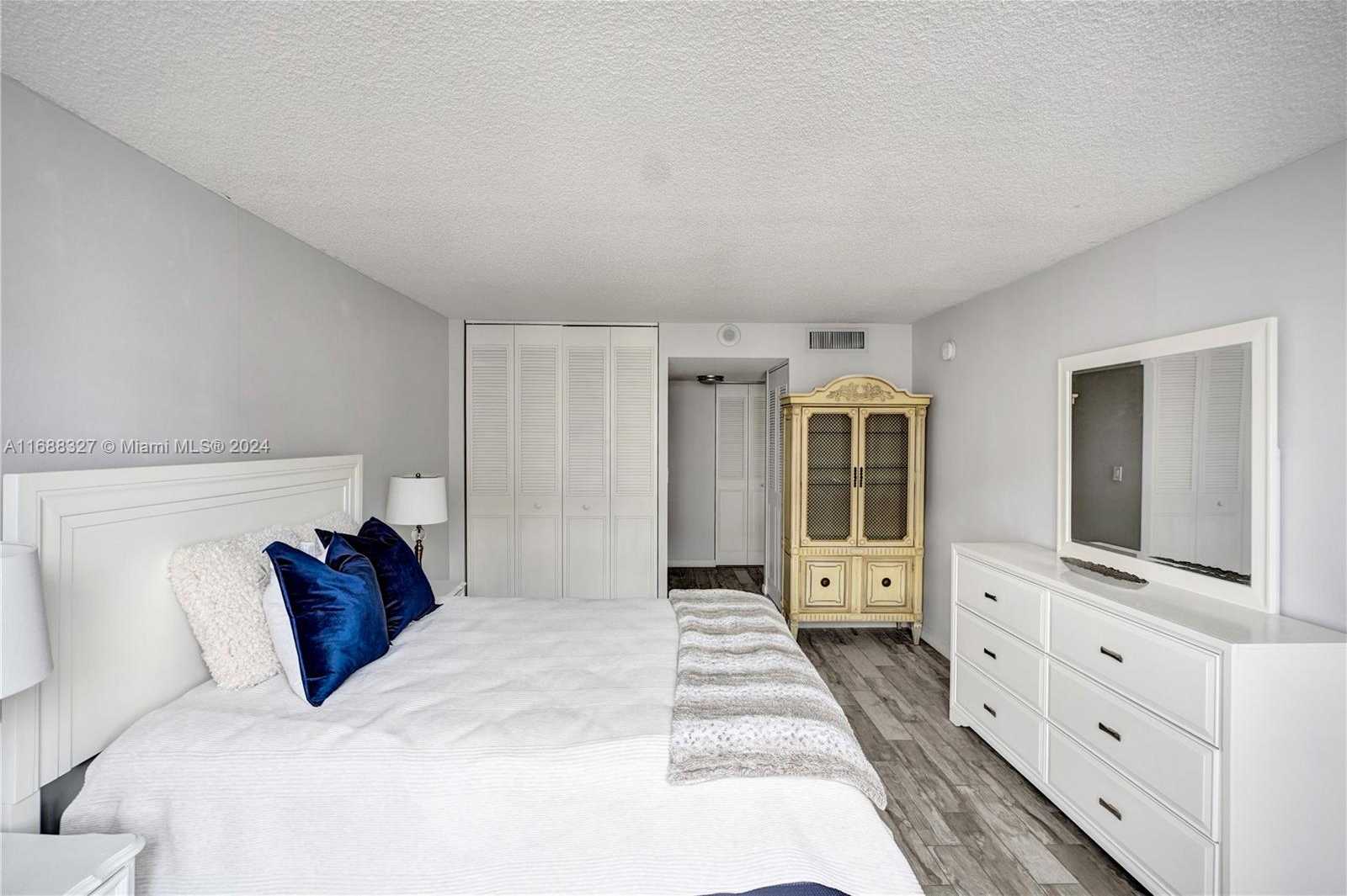 Small Image of 251 174TH ST #1607, Sunny Isles Beach Number 4