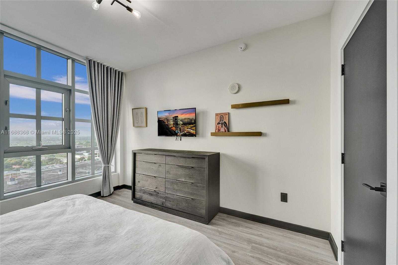 Small Image of 3301 NORTH EAST 1ST AVE #H1807, Miami Number 25