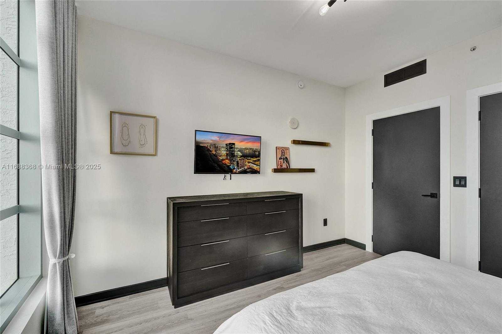 Small Image of 3301 NORTH EAST 1ST AVE #H1807, Miami Number 26