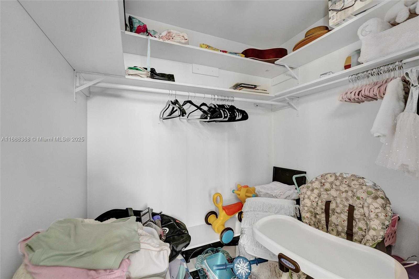 Small Image of 3301 NORTH EAST 1ST AVE #H1807, Miami Number 32
