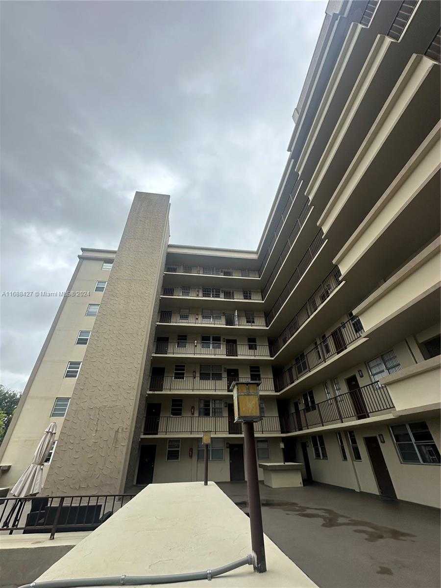 Small Image of 1811 JEFFERSON ST #210, Hollywood Number 2