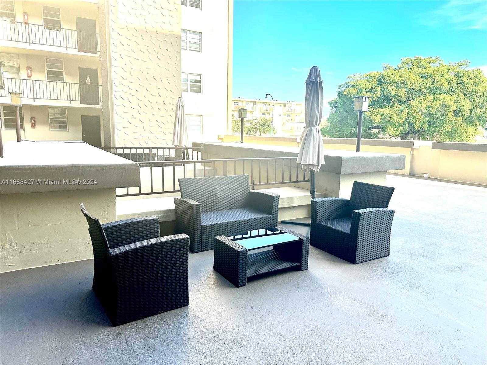 Small Image of 1811 JEFFERSON ST #210, Hollywood Number 5