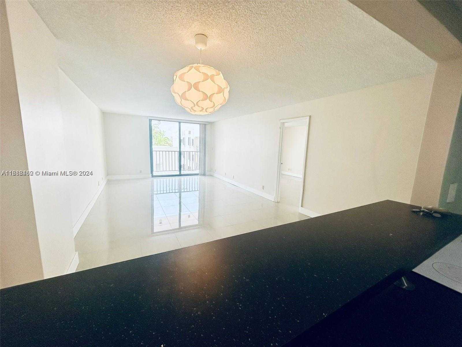 Small Image of 2625 #409, Miami Beach Number 3