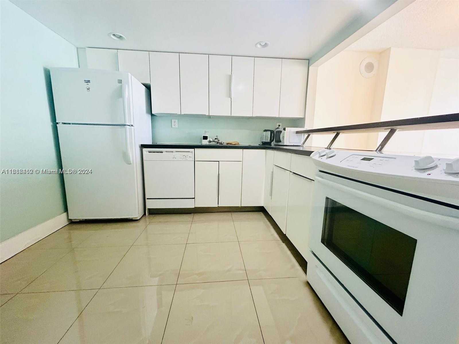 Small Image of 2625 #409, Miami Beach Number 9