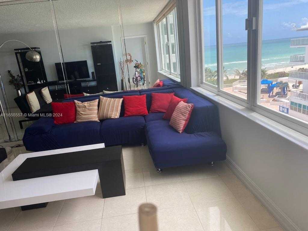 Small Image of 5401 COLLINS AVE #412, Miami Beach Number 2