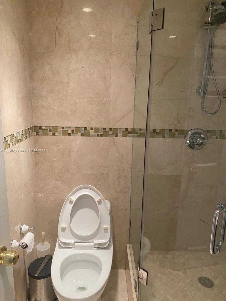 Small Image of 5401 COLLINS AVE #412, Miami Beach Number 26