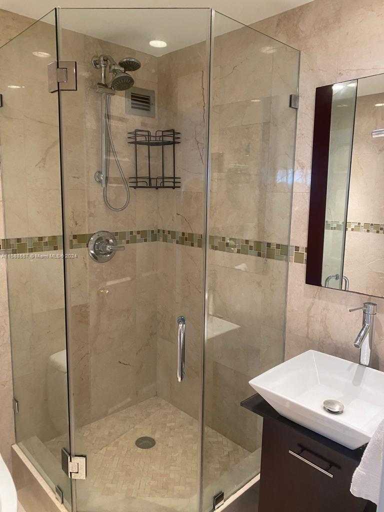 Small Image of 5401 COLLINS AVE #412, Miami Beach Number 27