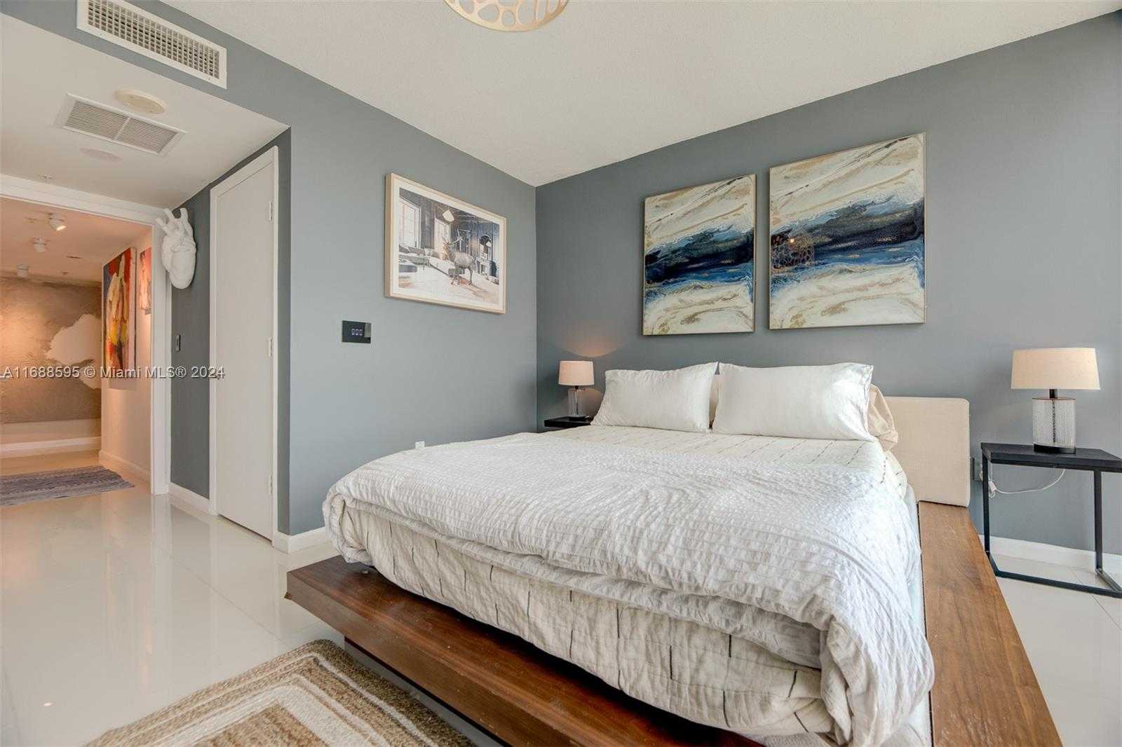 Small Image of 665 NORTH EAST 25TH ST #1805, Miami Number 24