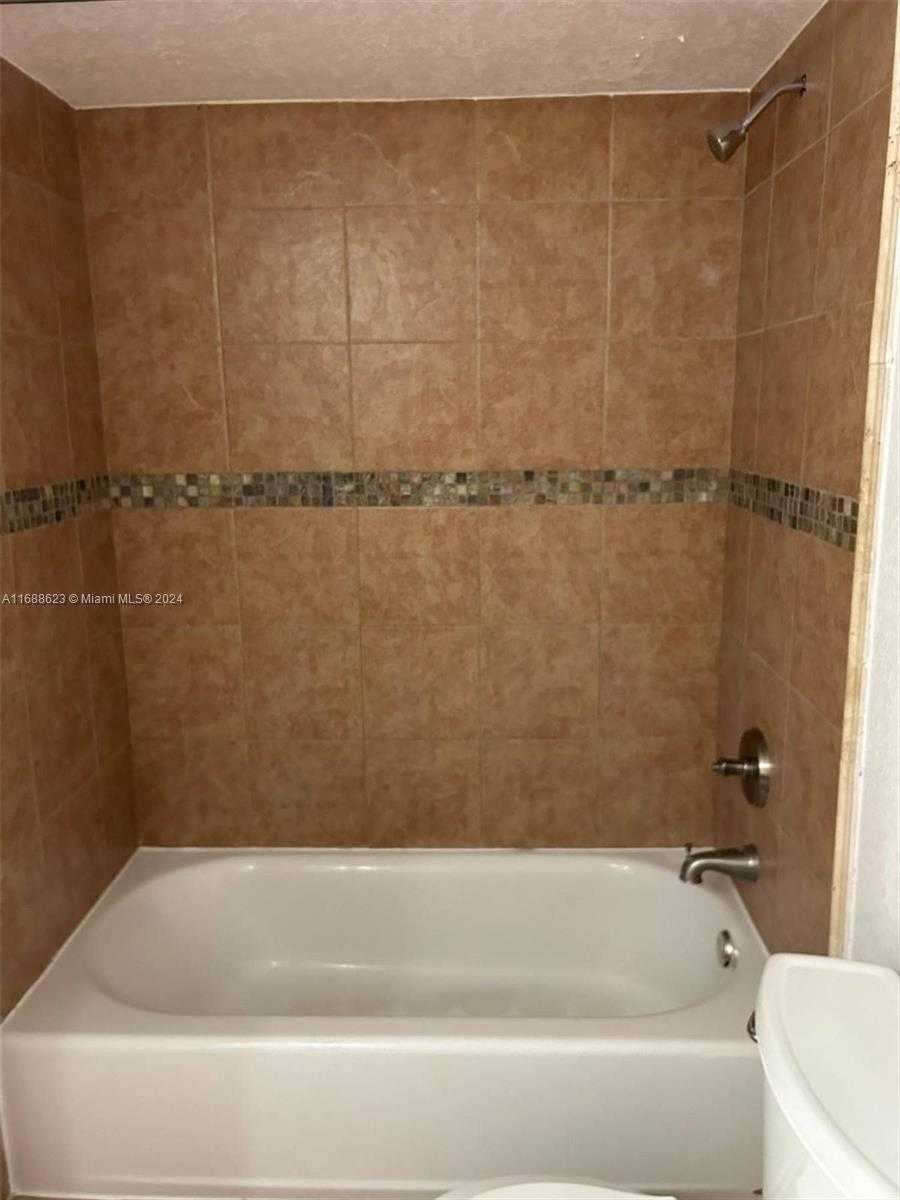 Small Image of 9030 SOUTH WEST 159TH TER #D, Palmetto Bay Number 14