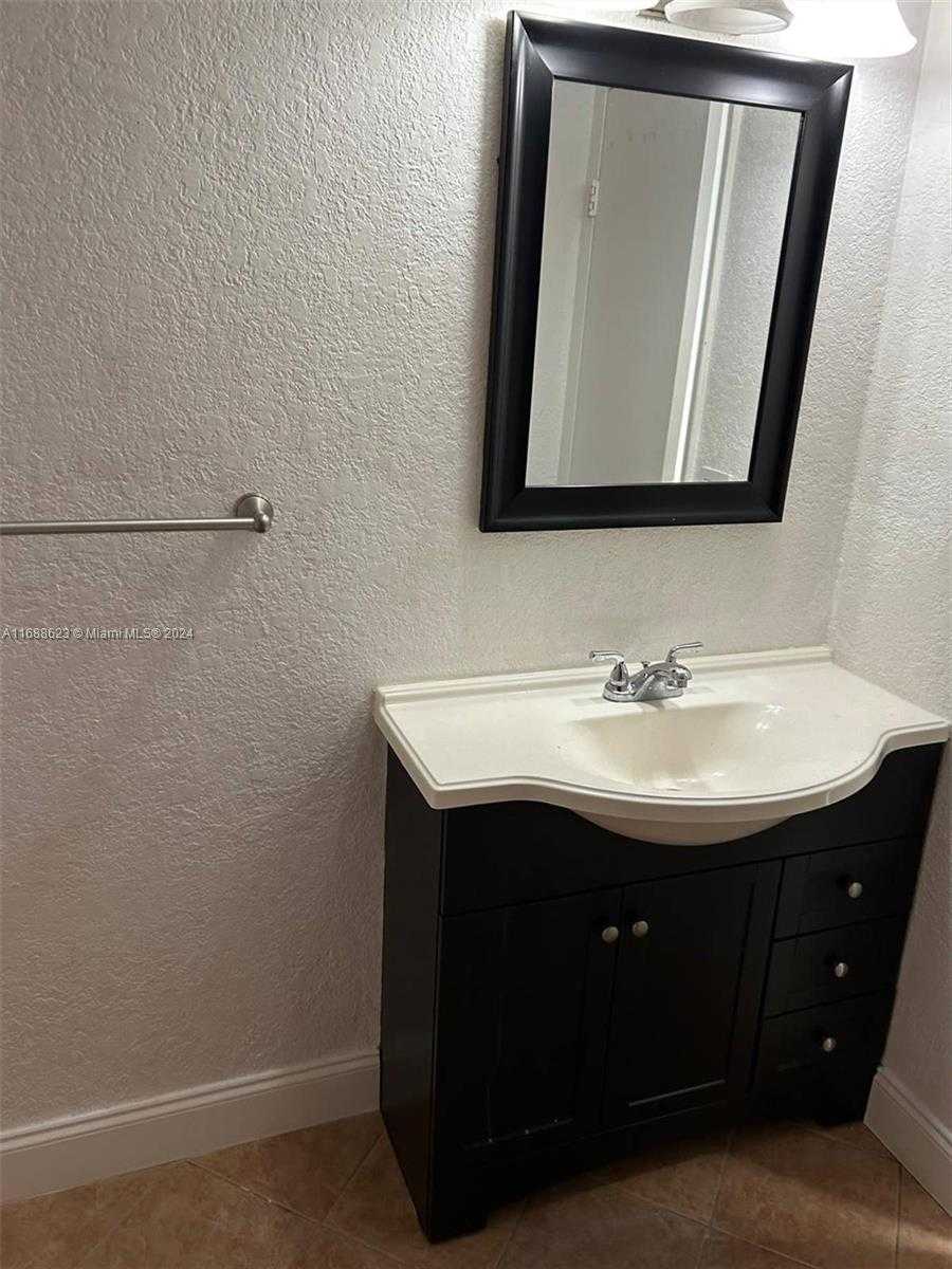 Small Image of 9030 SOUTH WEST 159TH TER #D, Palmetto Bay Number 8