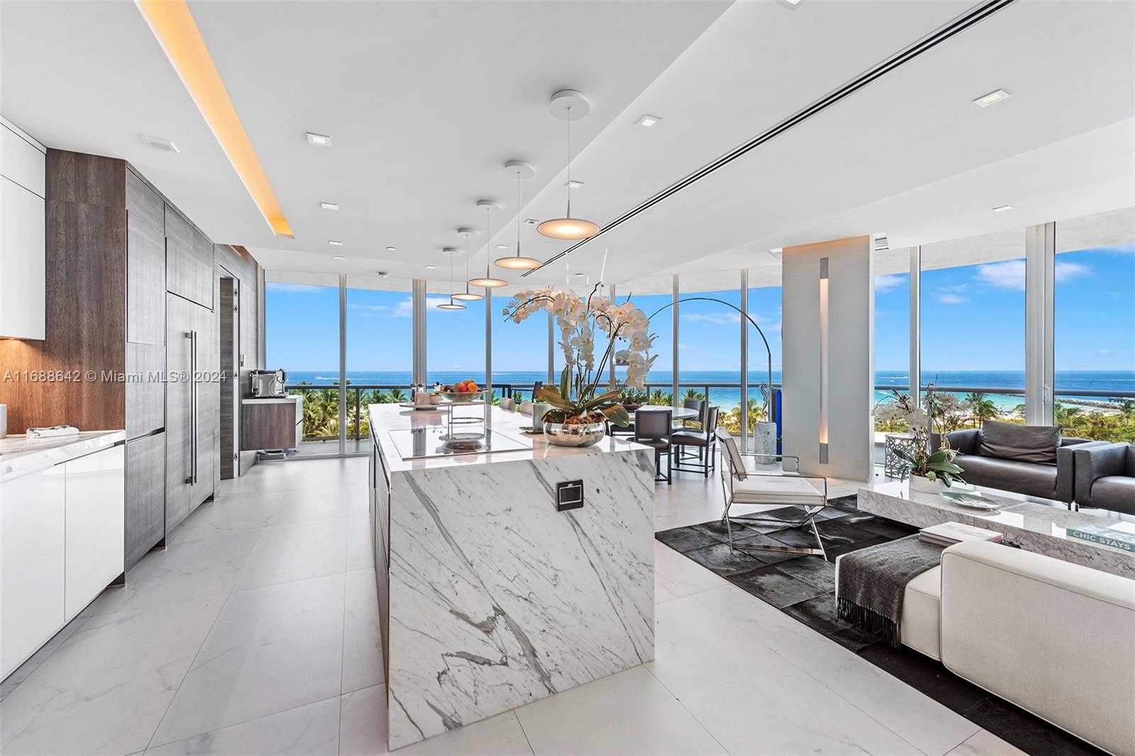 Small Image of 100 SOUTH POINTE DR #706, Miami Beach Number 10
