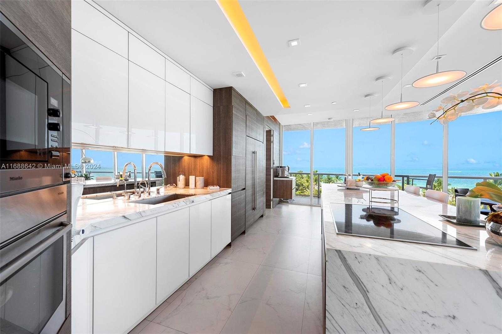 Small Image of 100 SOUTH POINTE DR #706, Miami Beach Number 12