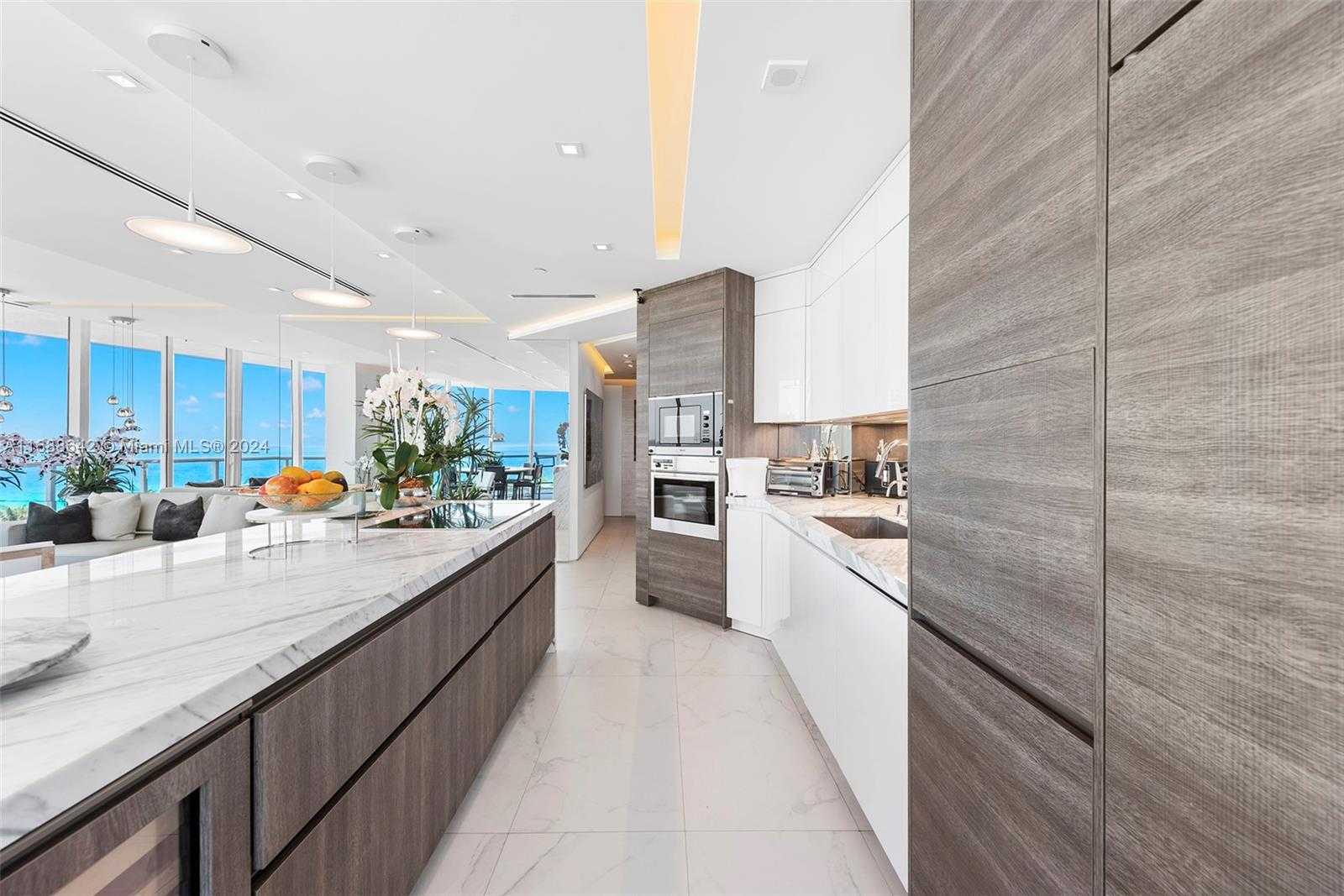 Small Image of 100 SOUTH POINTE DR #706, Miami Beach Number 13