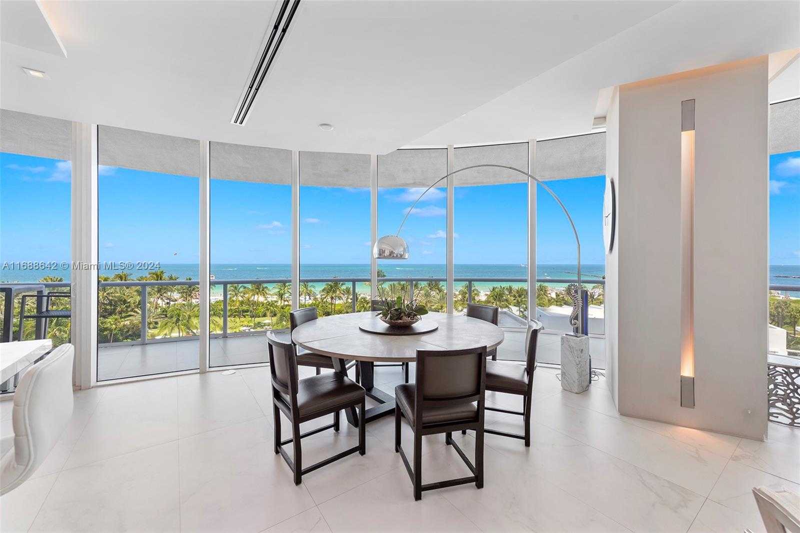 Small Image of 100 SOUTH POINTE DR #706, Miami Beach Number 15