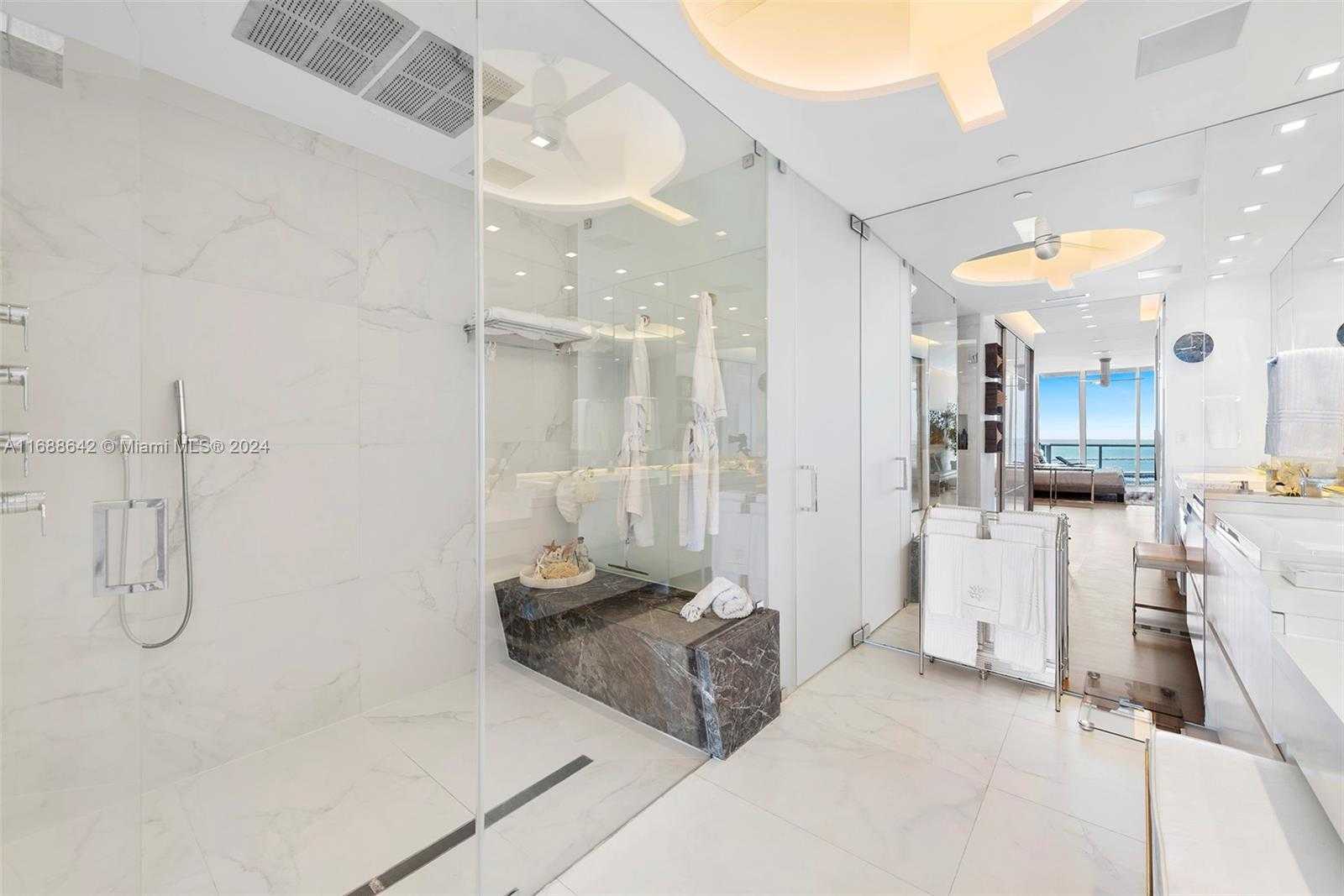 Small Image of 100 SOUTH POINTE DR #706, Miami Beach Number 22