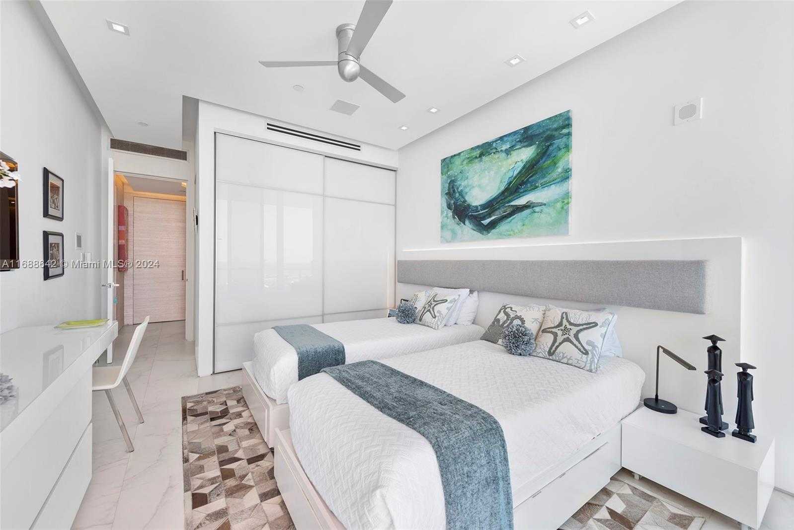 Small Image of 100 SOUTH POINTE DR #706, Miami Beach Number 33