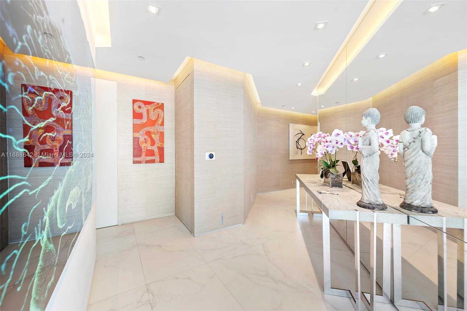 Small Image of 100 SOUTH POINTE DR #706, Miami Beach Number 7
