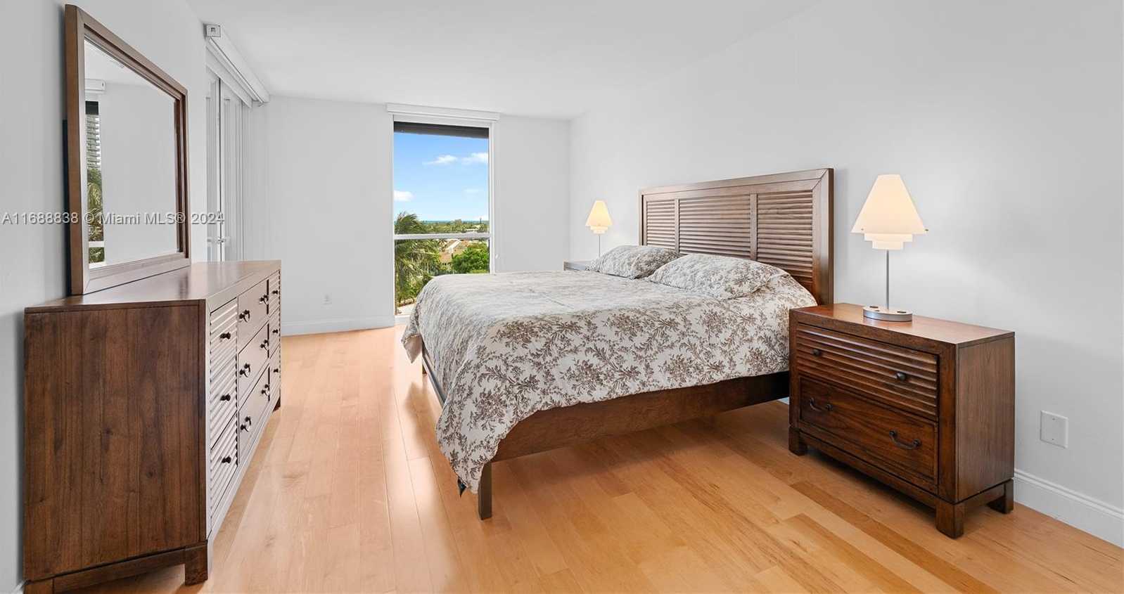 Small Image of 21055 YACHT CLUB DR #802, Aventura Number 12