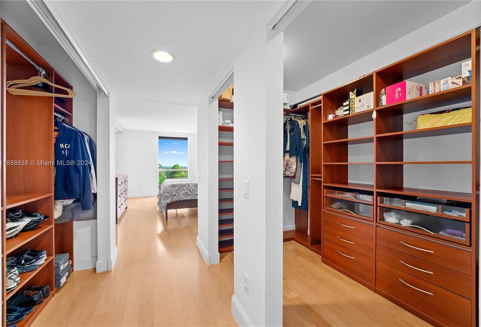 Small Image of 21055 YACHT CLUB DR #802, Aventura Number 13