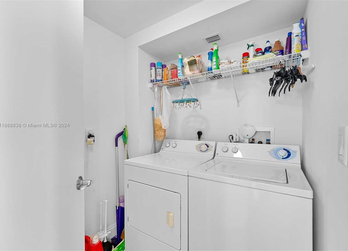 Small Image of 21055 YACHT CLUB DR #802, Aventura Number 18