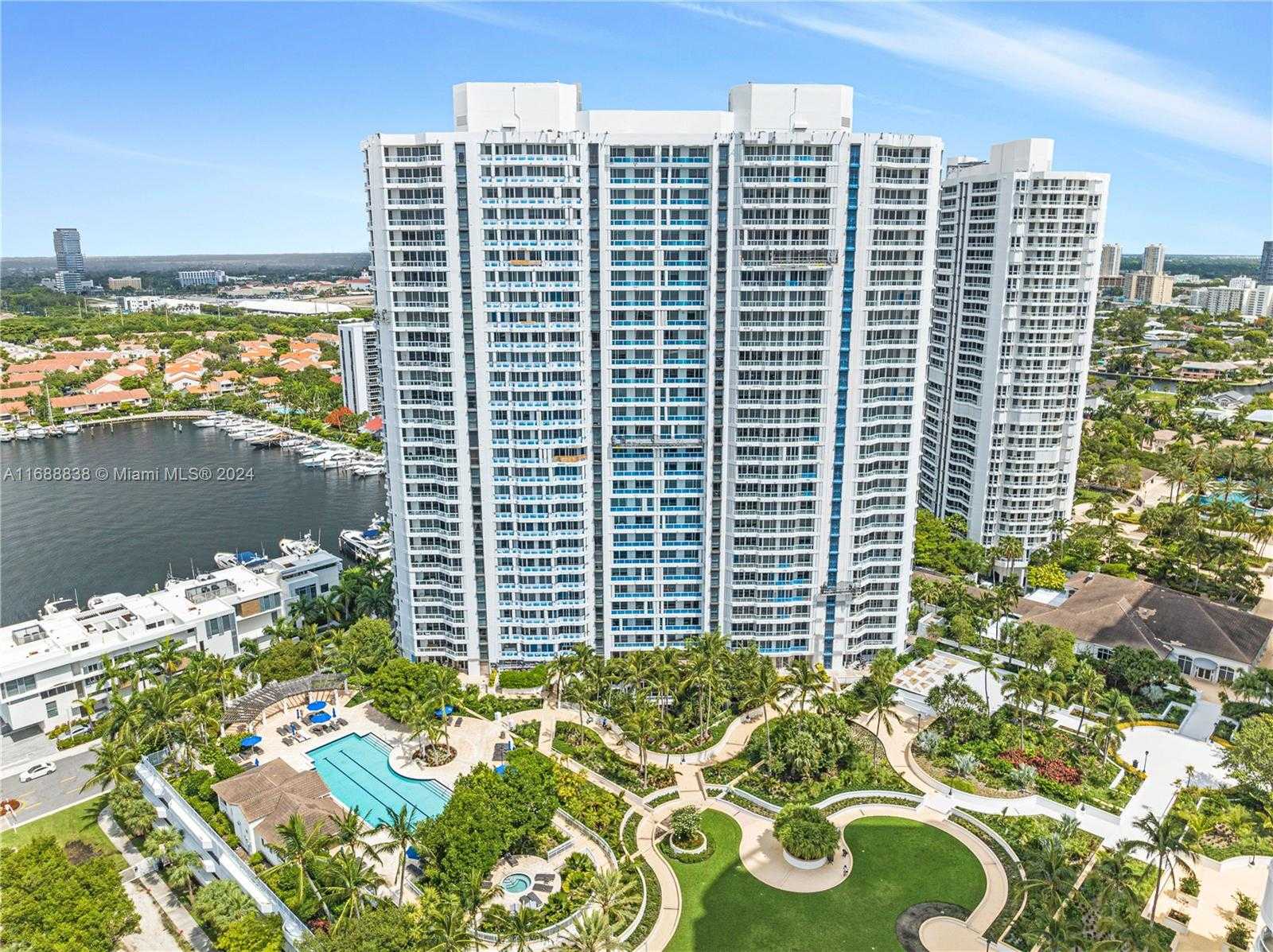 Small Image of 21055 YACHT CLUB DR #802, Aventura Number 23
