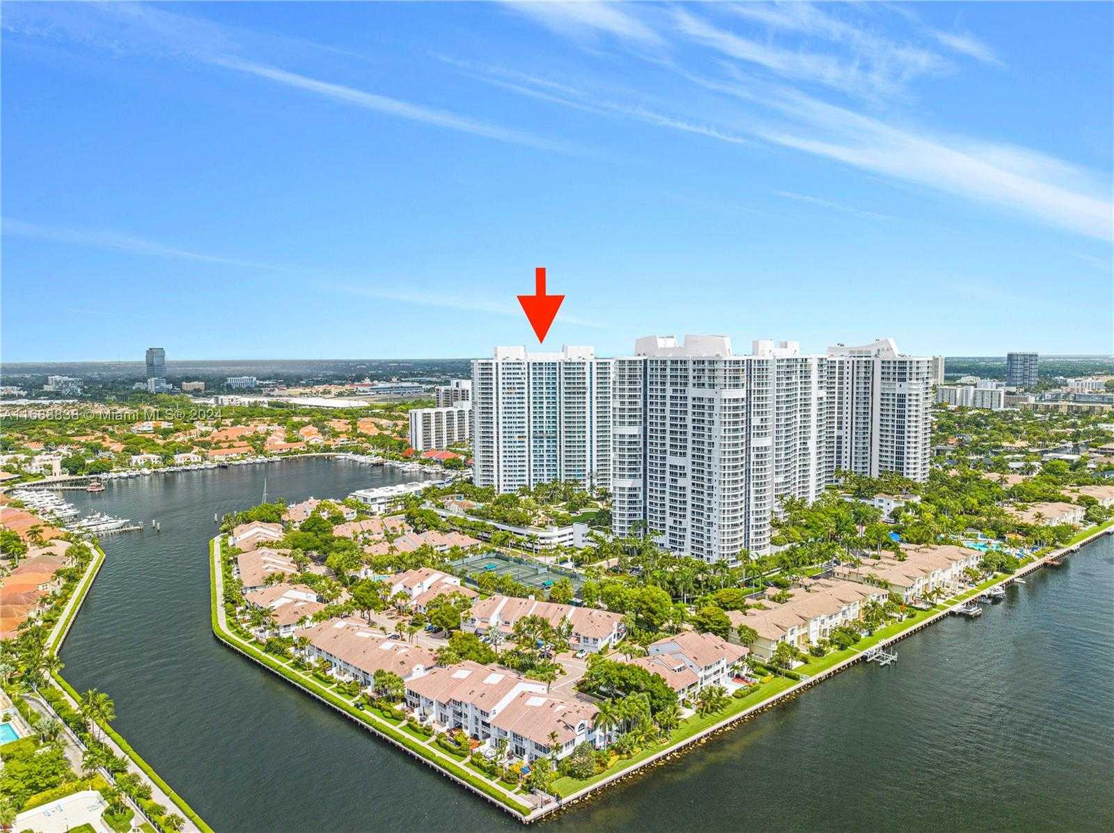 Small Image of 21055 YACHT CLUB DR #802, Aventura Number 25