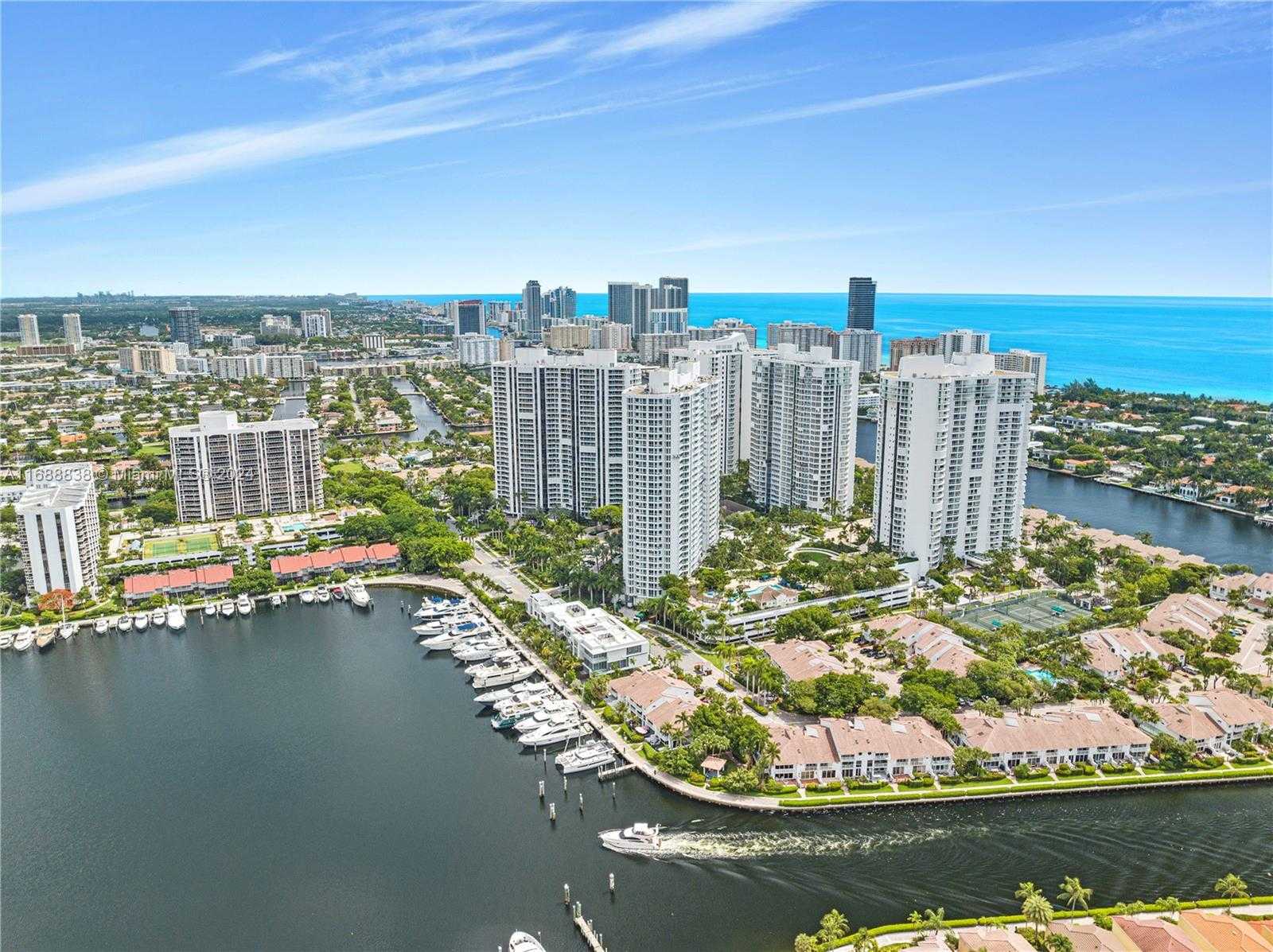 Small Image of 21055 YACHT CLUB DR #802, Aventura Number 26