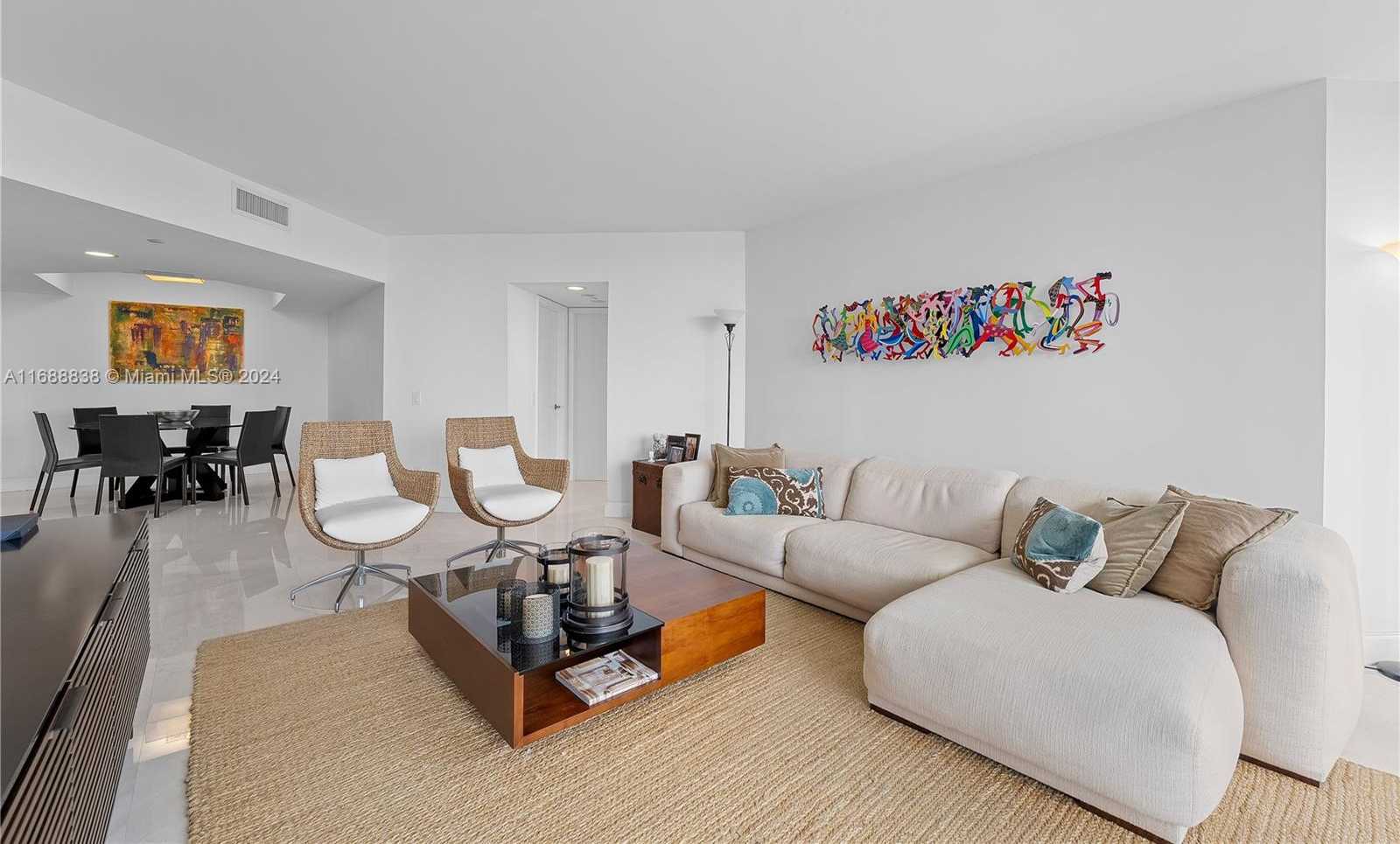 Small Image of 21055 YACHT CLUB DR #802, Aventura Number 3
