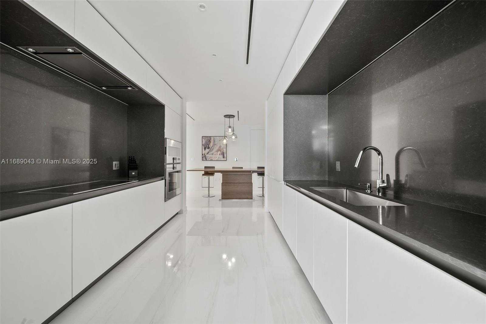 Small Image of 300 BISCAYNE BLVD WAY #3803, Miami Number 13