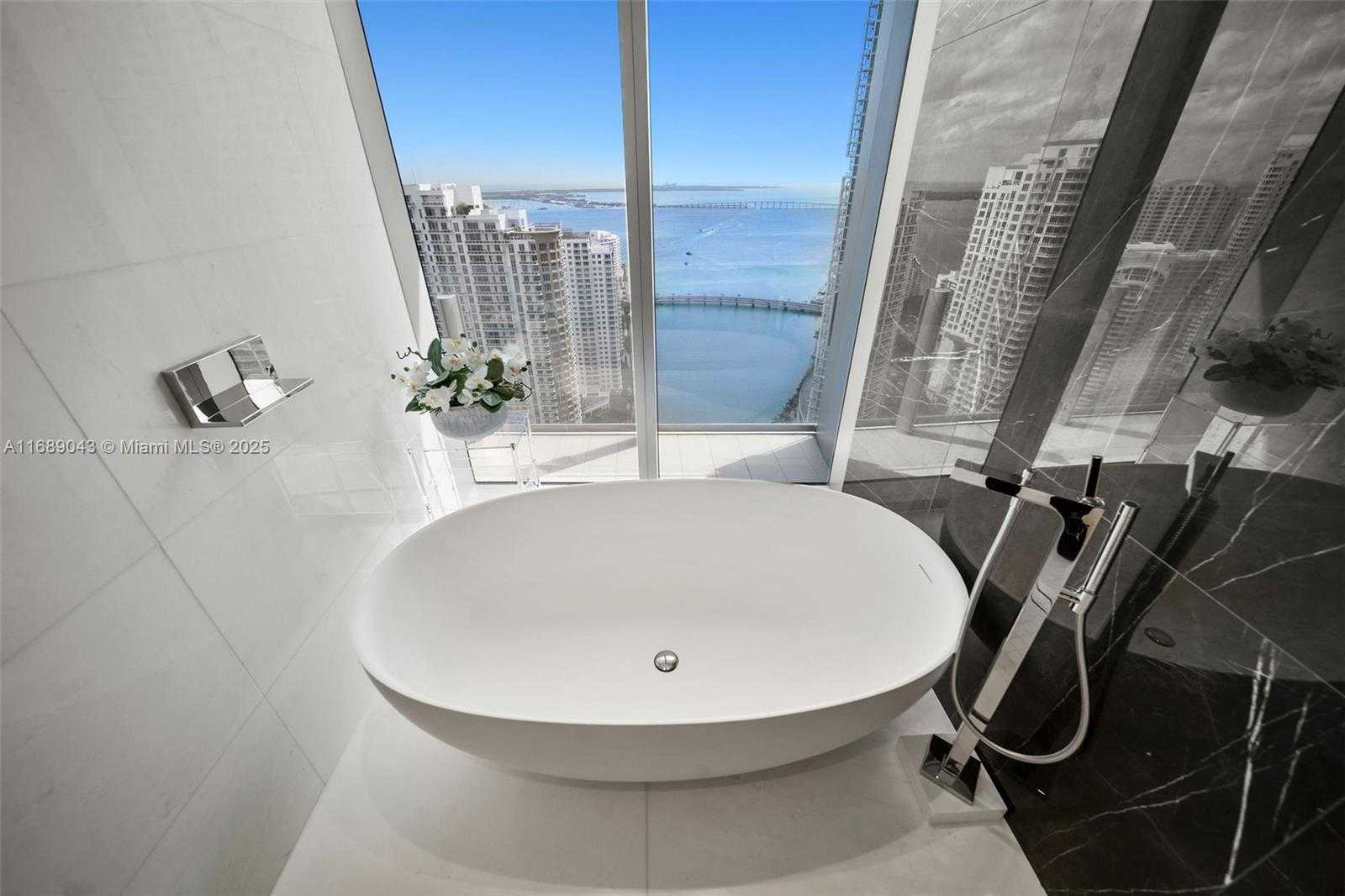 Small Image of 300 BISCAYNE BLVD WAY #3803, Miami Number 28