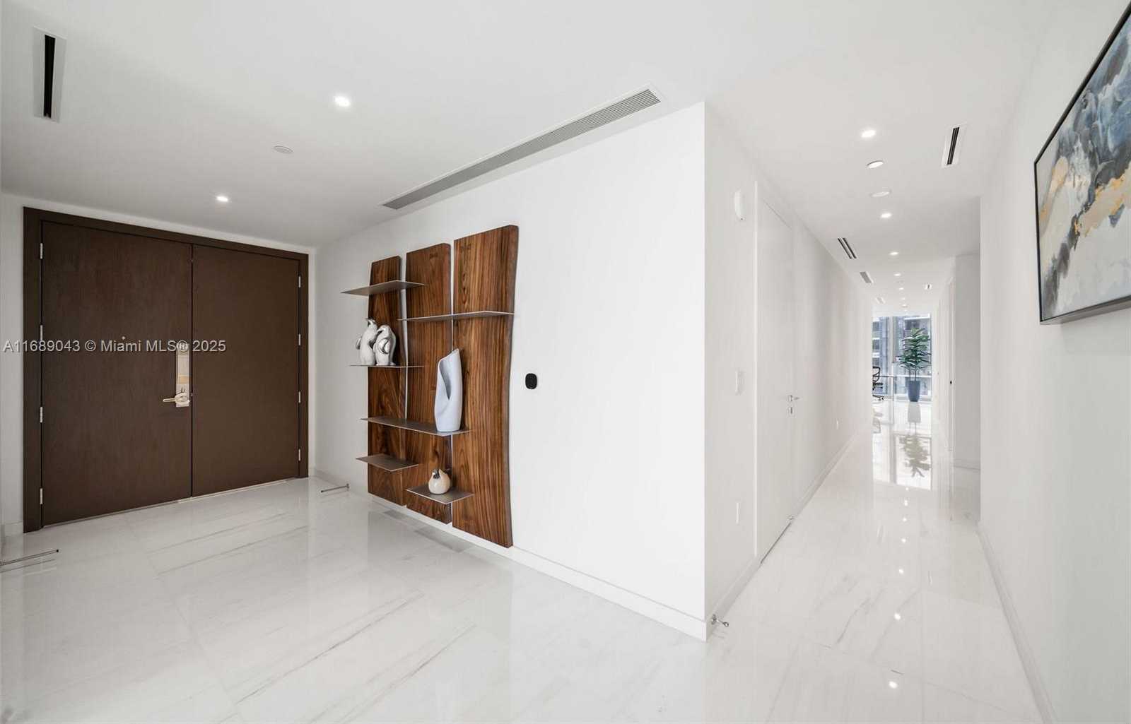 Small Image of 300 BISCAYNE BLVD WAY #3803, Miami Number 3