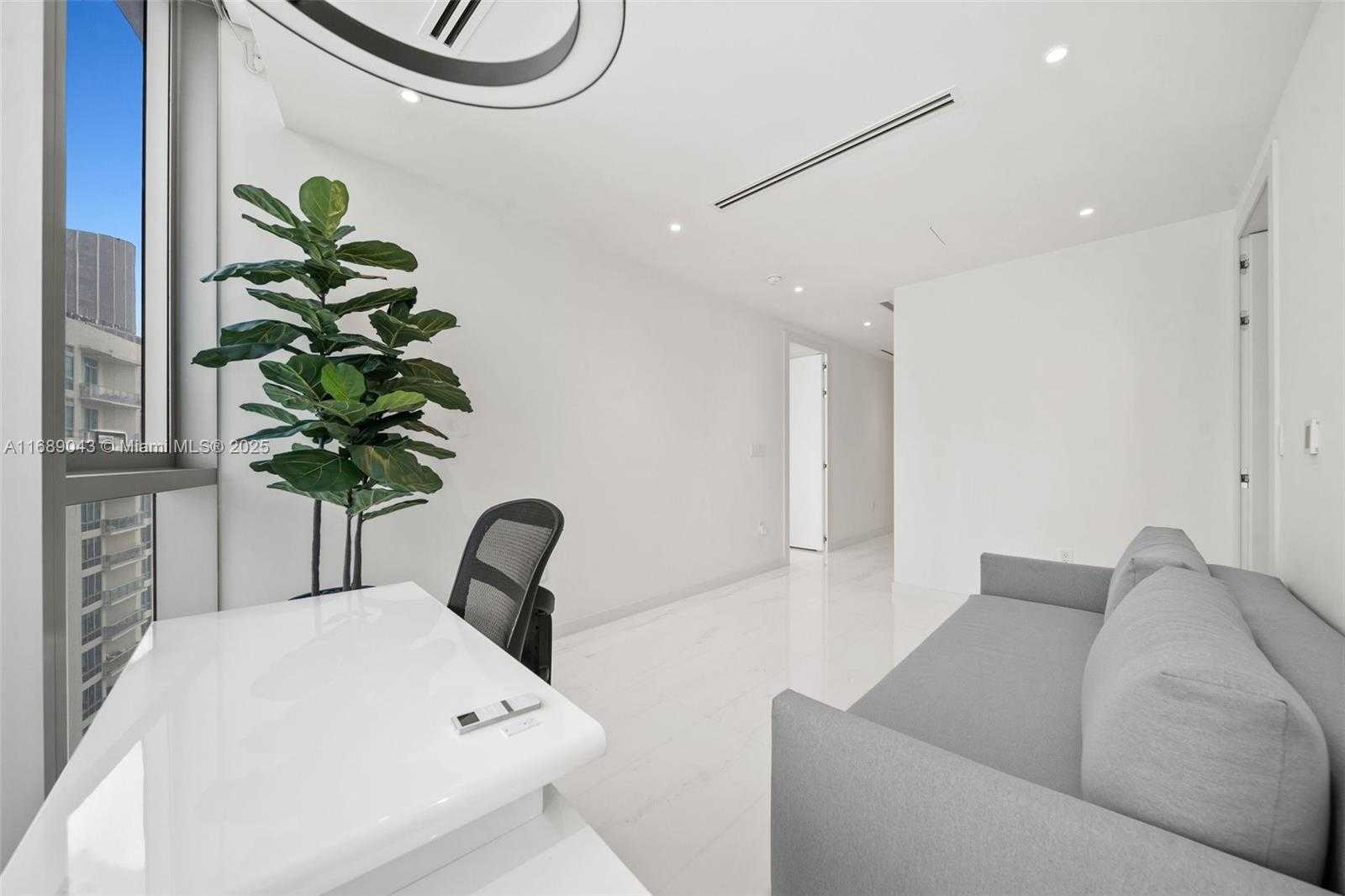 Small Image of 300 BISCAYNE BLVD WAY #3803, Miami Number 31