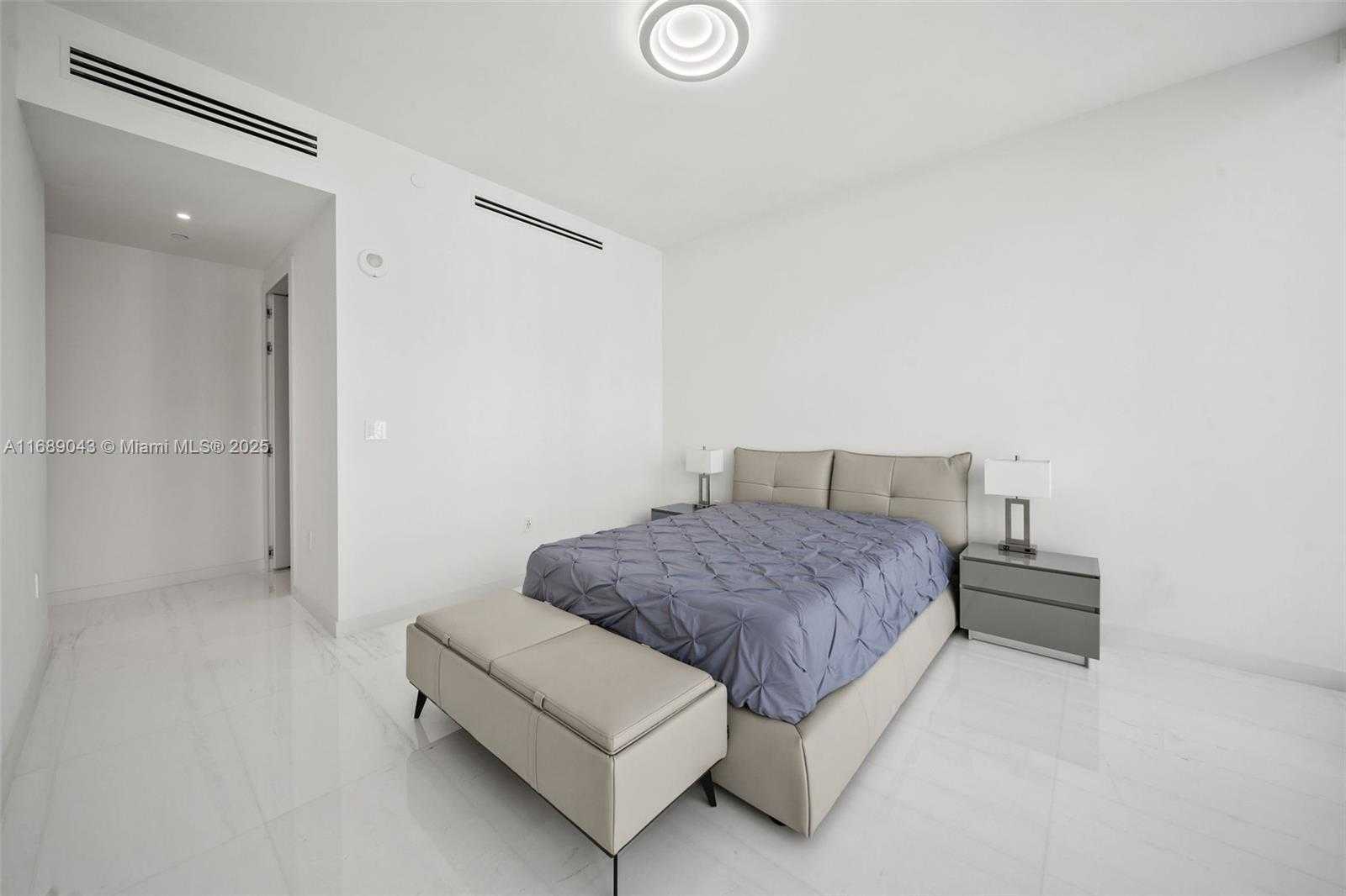 Small Image of 300 BISCAYNE BLVD WAY #3803, Miami Number 33