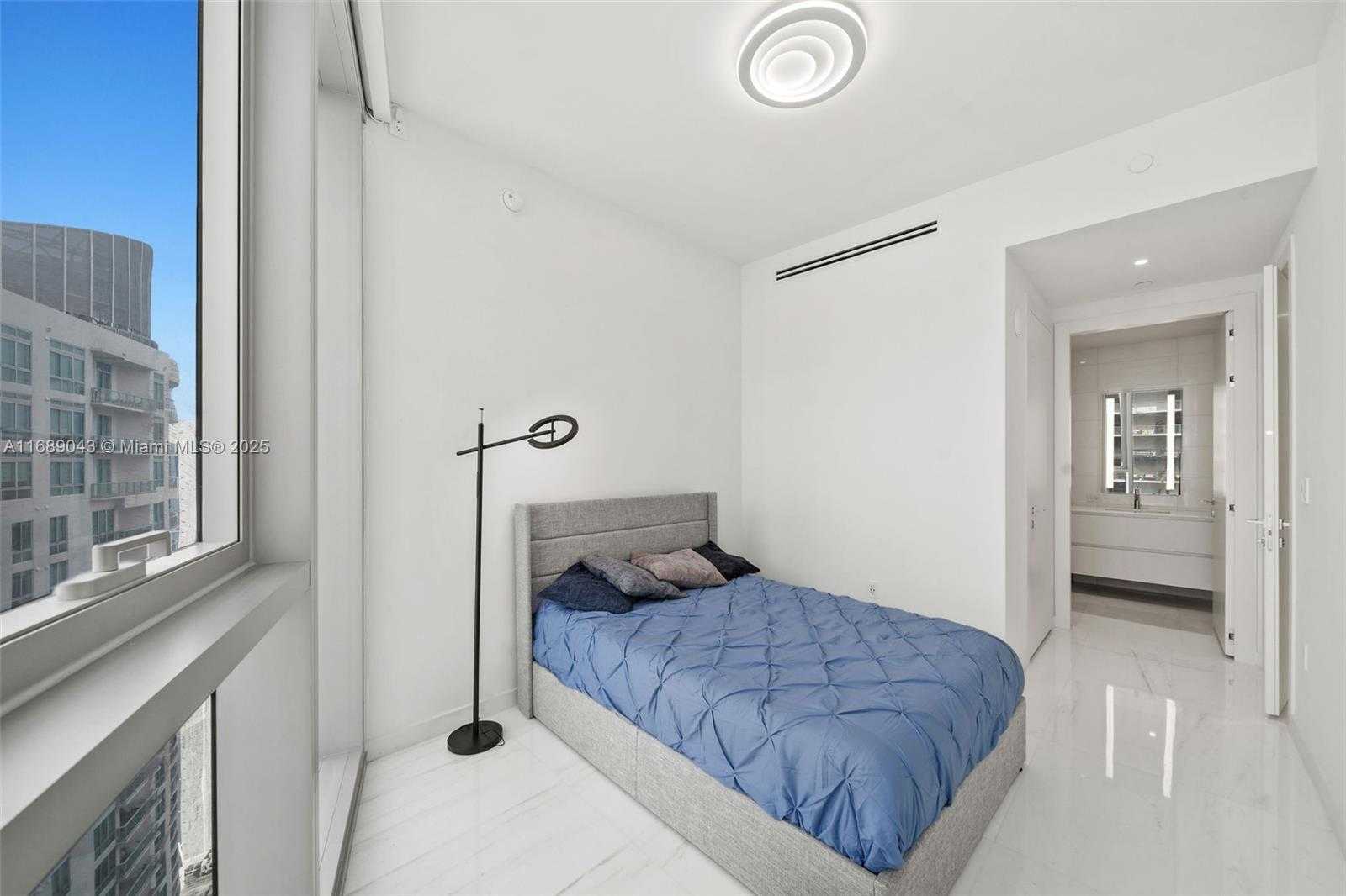 Small Image of 300 BISCAYNE BLVD WAY #3803, Miami Number 37