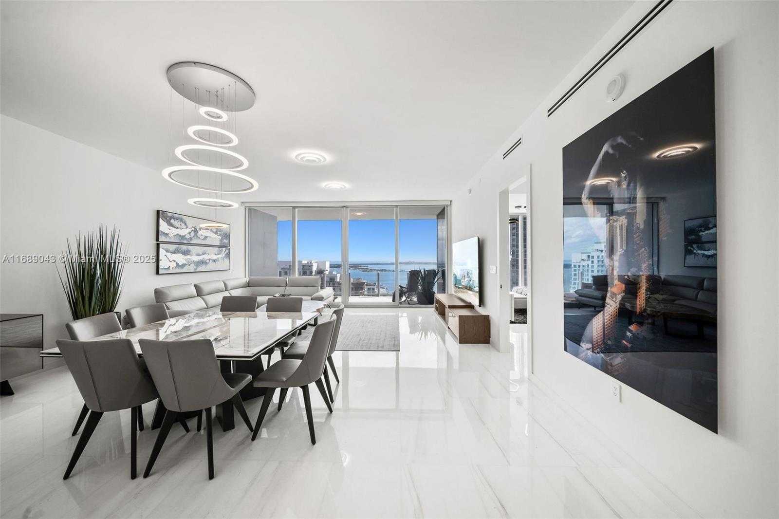 Small Image of 300 BISCAYNE BLVD WAY #3803, Miami Number 4