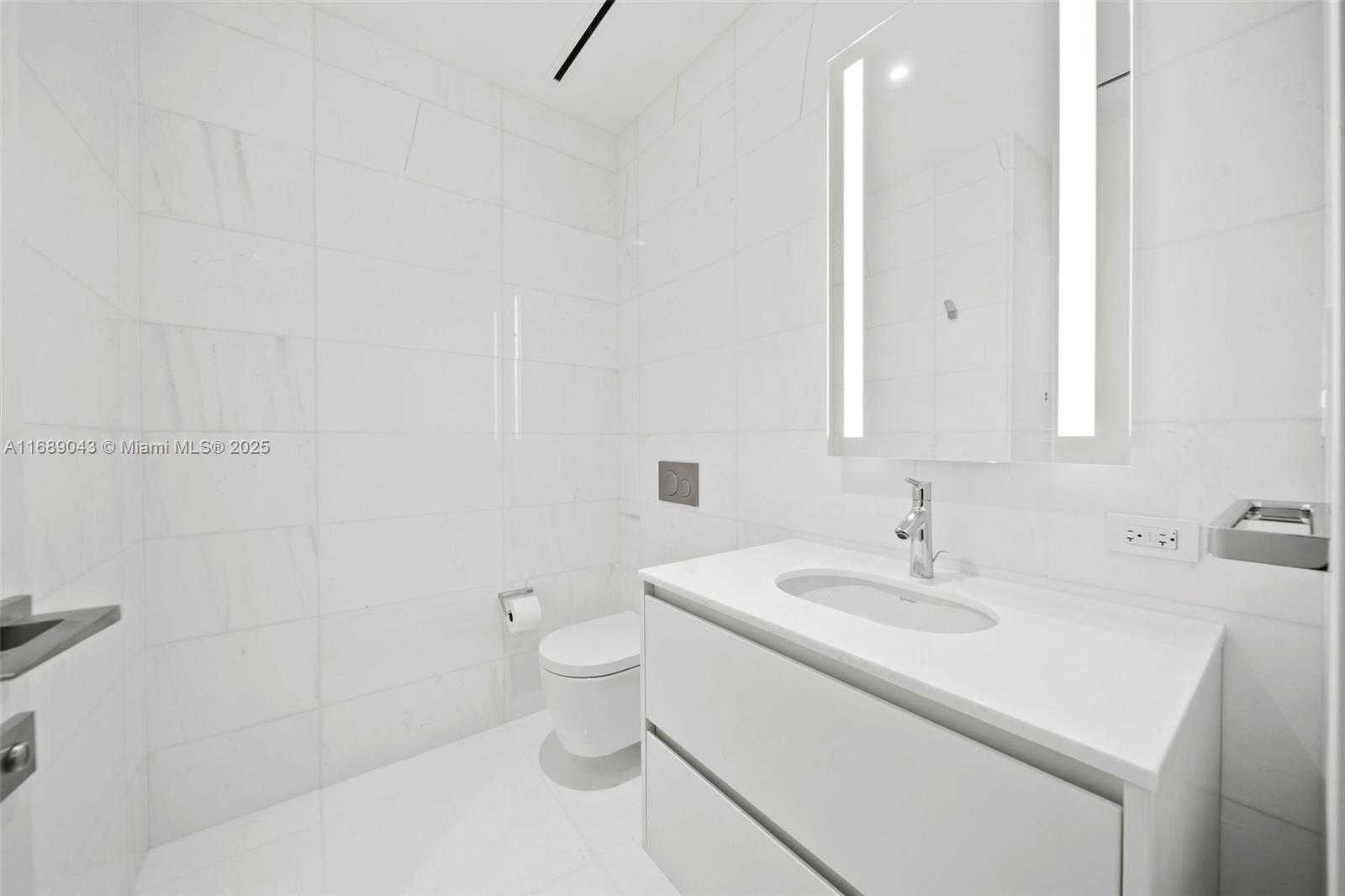 Small Image of 300 BISCAYNE BLVD WAY #3803, Miami Number 42