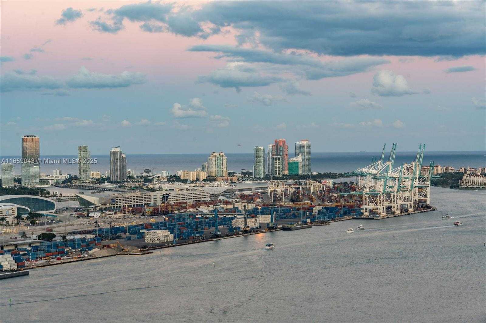 Small Image of 300 BISCAYNE BLVD WAY #3803, Miami Number 49