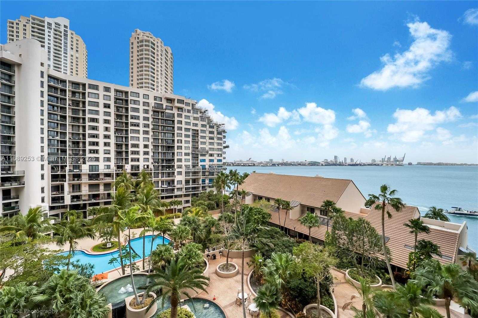 Small Image of 520 BRICKELL KEY DR #A802, Miami Number 12