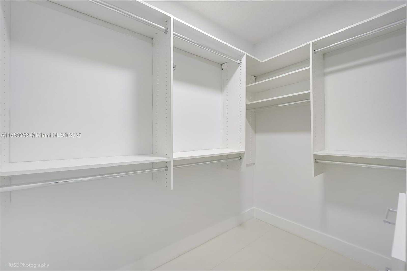 Small Image of 520 BRICKELL KEY DR #A802, Miami Number 8