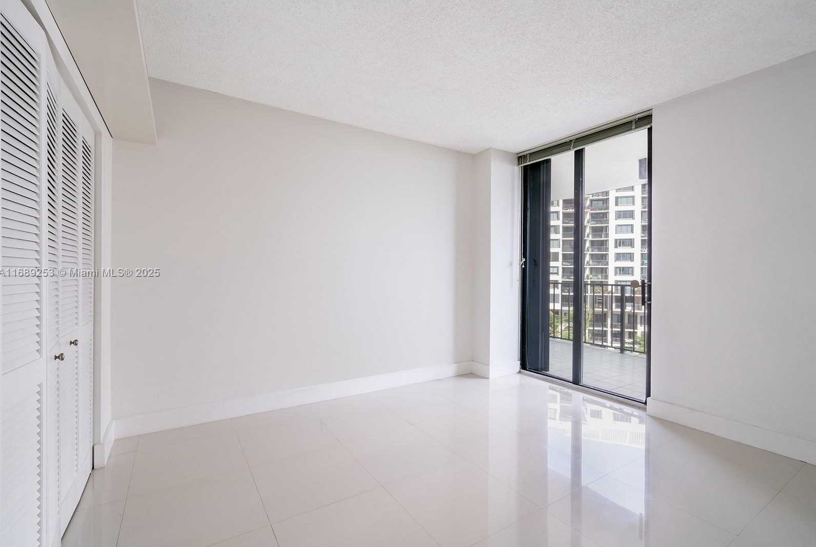 Small Image of 520 BRICKELL KEY DR #A802, Miami Number 9