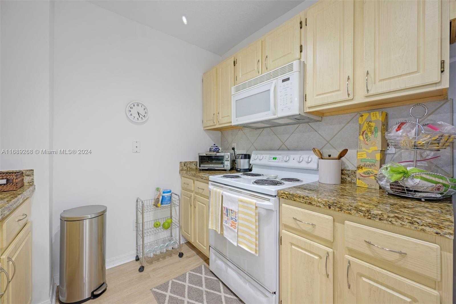 Small Image of 2665 SOUTH WEST 37TH AVE #202, Miami Number 5