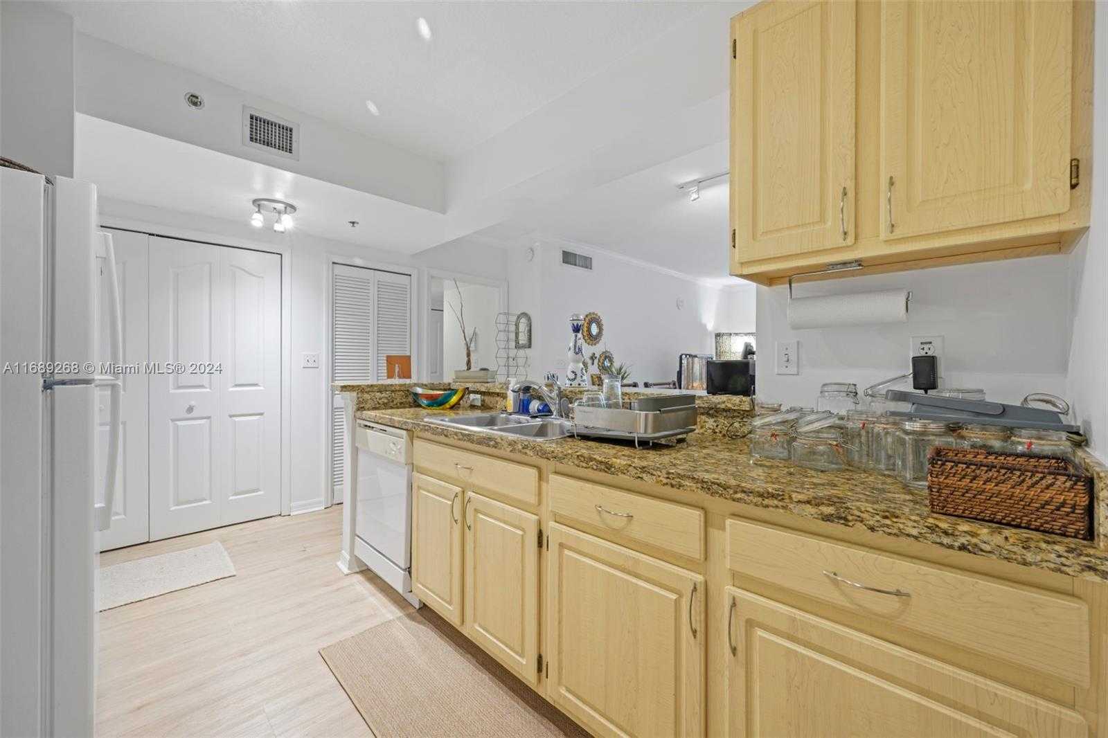 Small Image of 2665 SOUTH WEST 37TH AVE #202, Miami Number 6