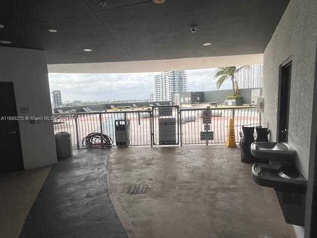 Small Image of 1750 NORTH BAYSHORE DR #5501, Miami Number 22
